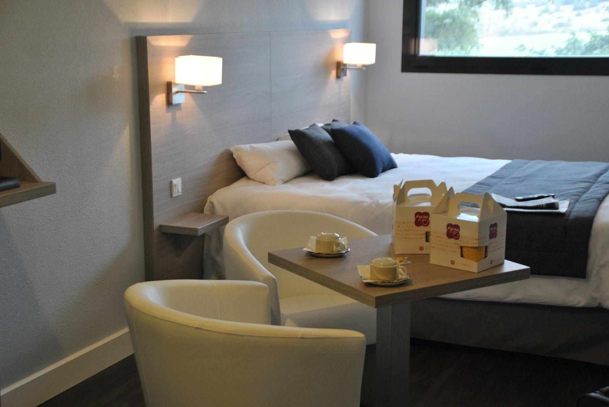 The Originals Access, Hotel Millau Sud LʼHospitalet-du-Larzac エクステリア 写真